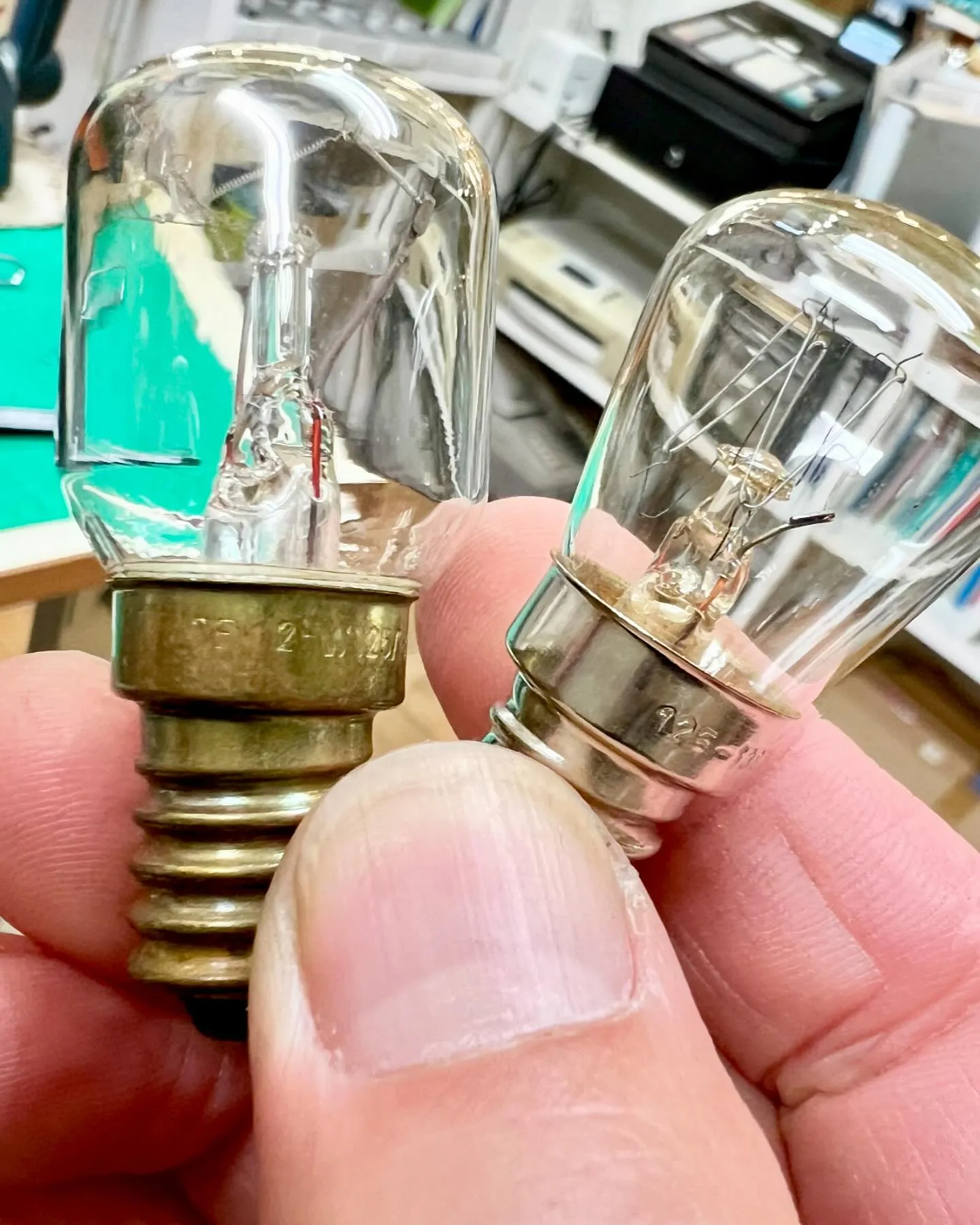 🔧 イタリア製マトリクス機械の電球交換💡