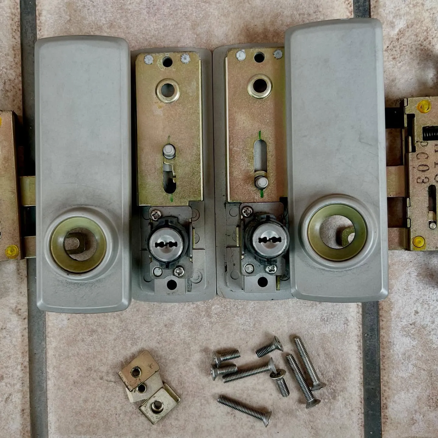 TOSTEMコダチ用錠前の鍵交換:お客様の信頼に応える工事レ...