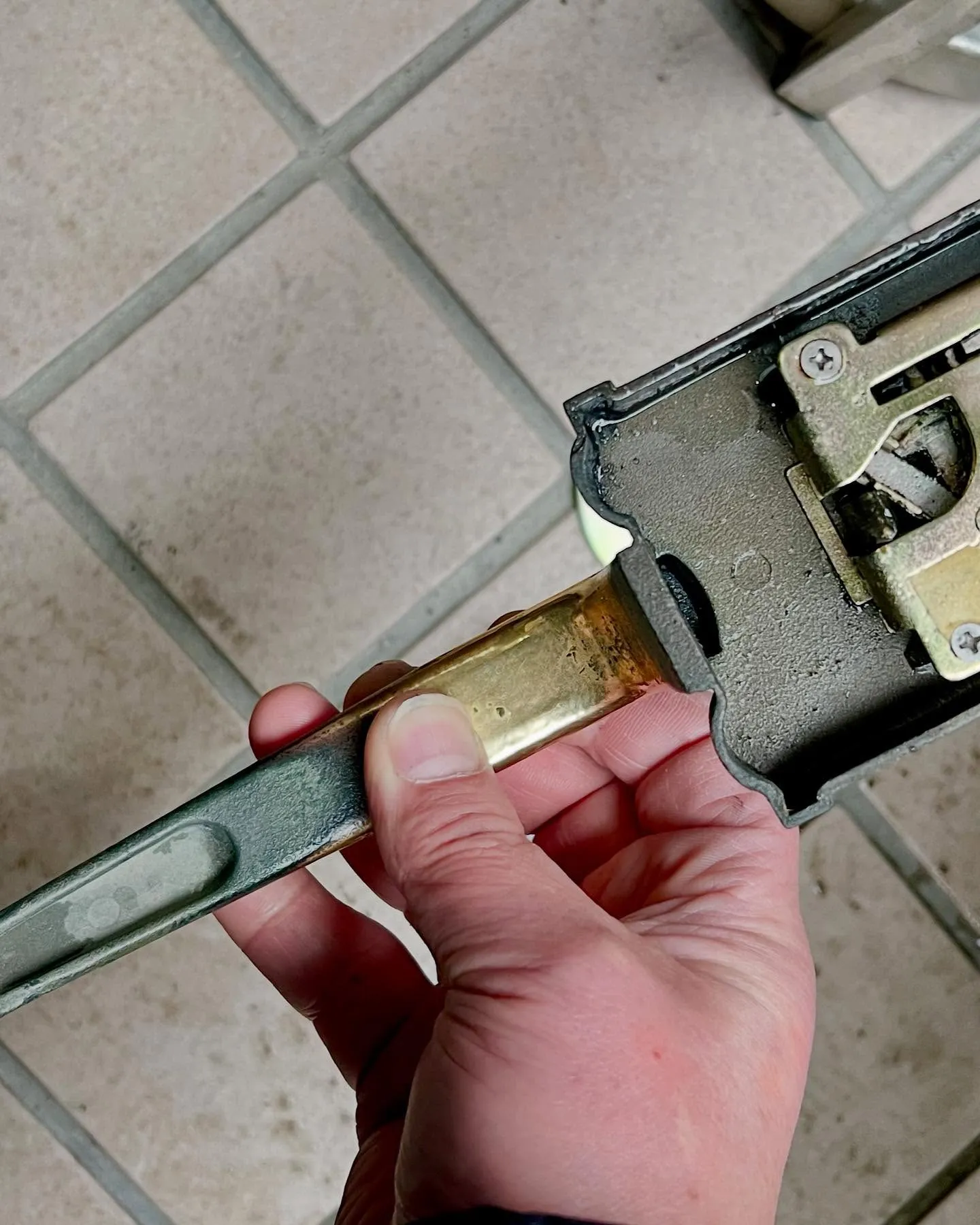 🔑古いサムラッチ錠の修理完了！本日最後の鍵工事レポート✨