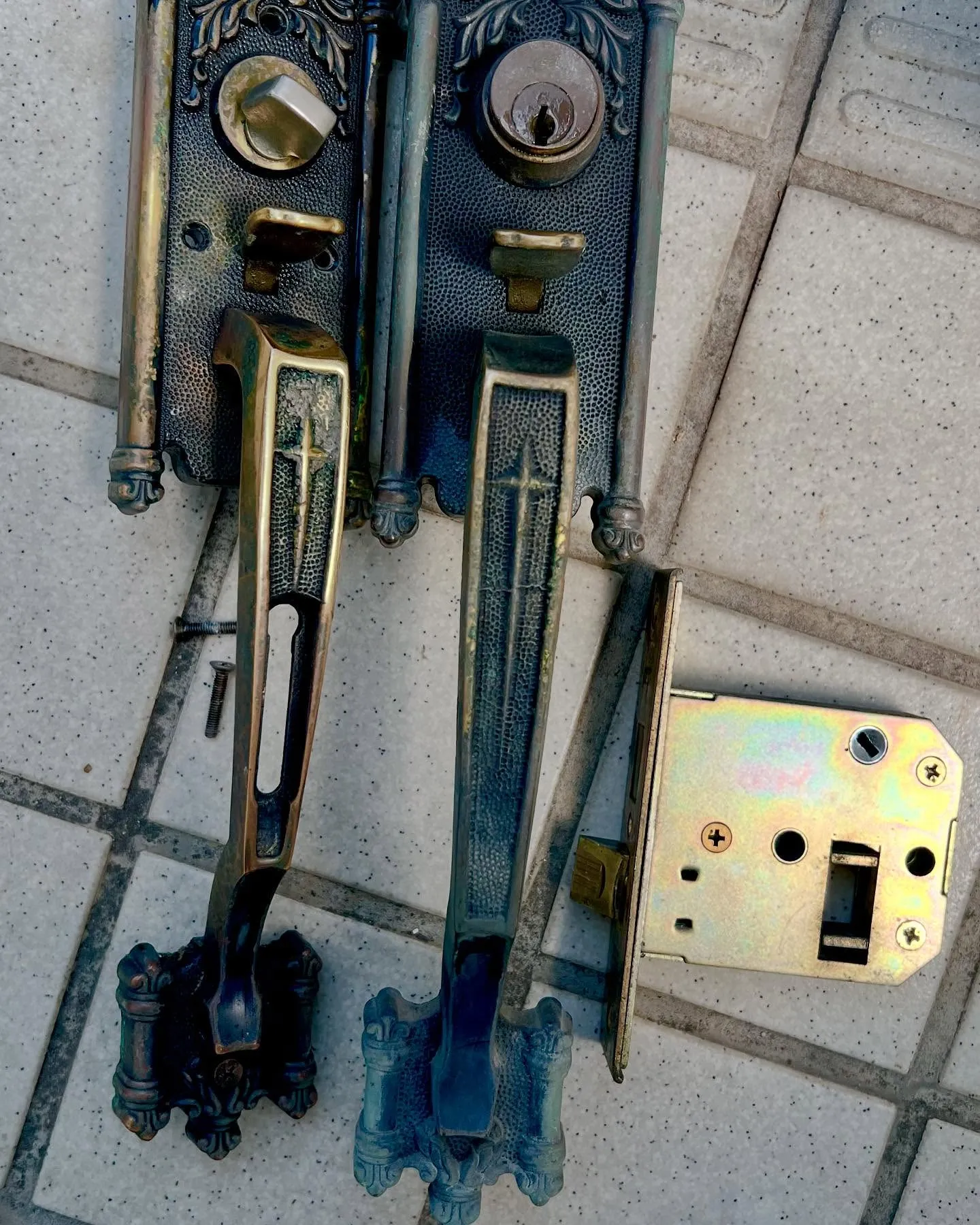 🔑本日2件目の鍵工事サムラッチ錠ケース交換で迅速対応