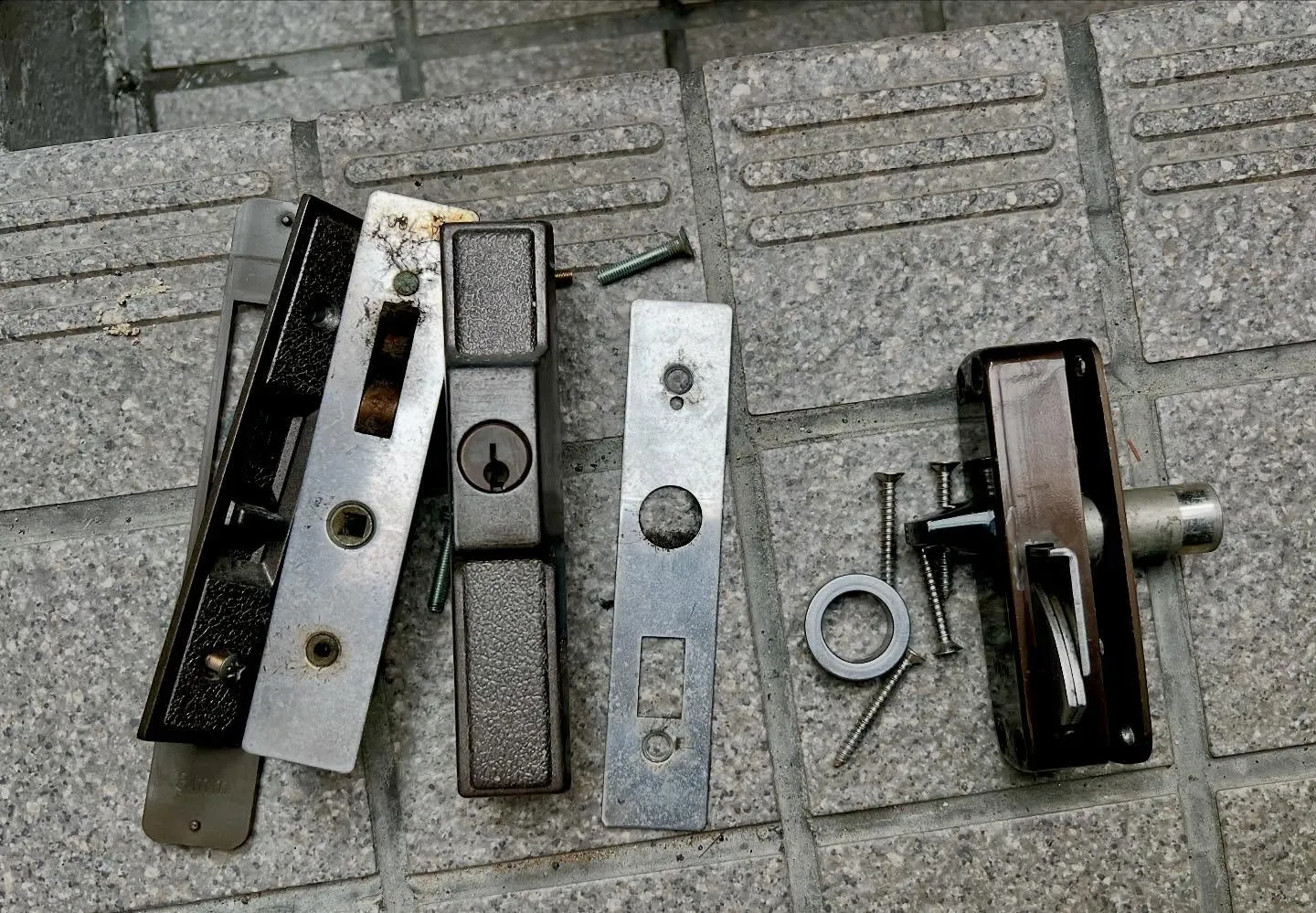 【鍵交換の舞台裏】DIY好きのご主人様が遺した錠前を、より使...