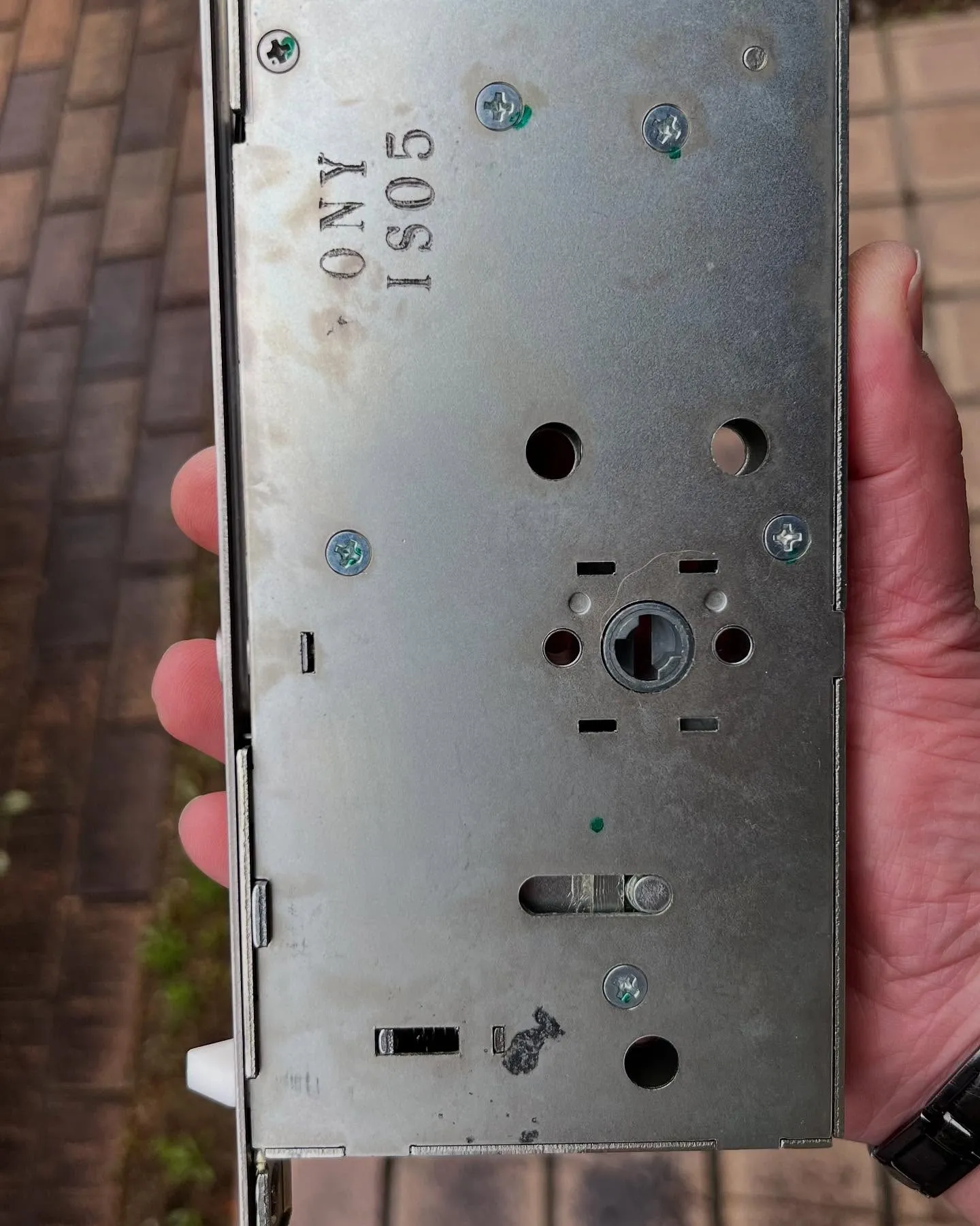 「鍵抜け不具合解決！ガードロックと鍵交換の事例」