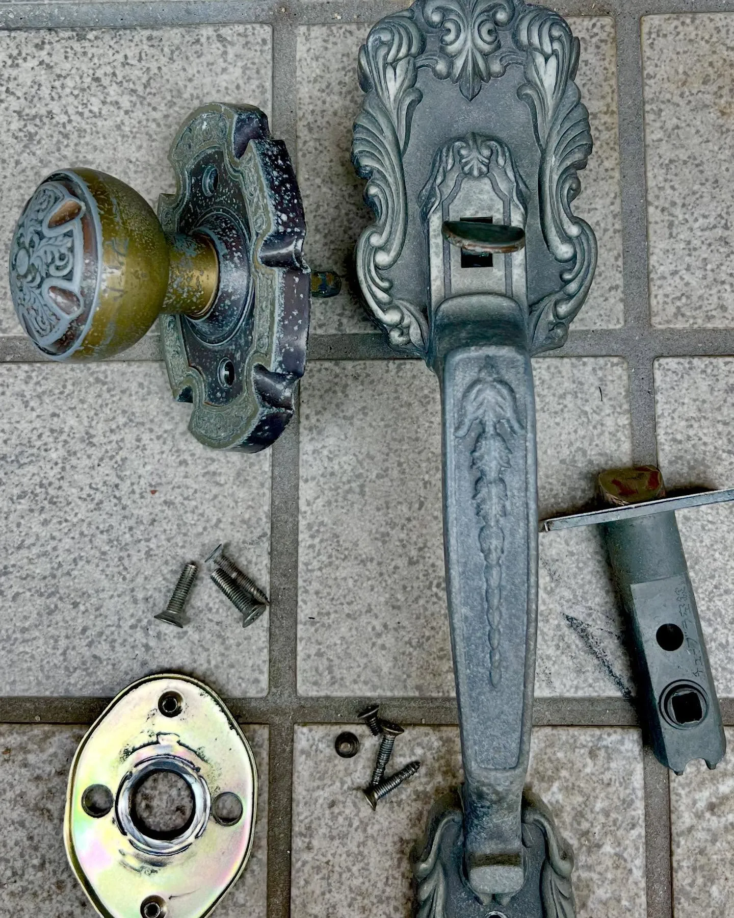 最近、サムラッチ錠のトラブルが増えています。