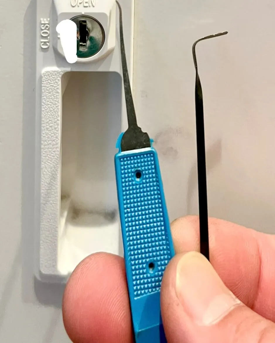 今日の2件目のご相談は、初出勤の日に『鍵をトイレに流してしま...