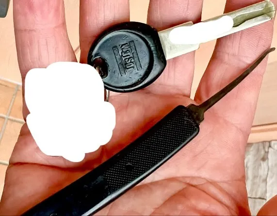 🔑 鍵穴のトラブル、実は子供のせいじゃなかった⁉️