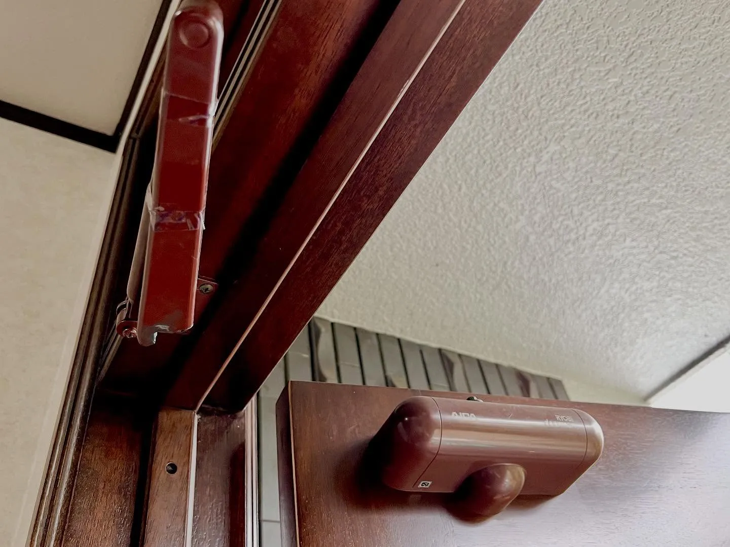 🔧 ドアクローザーの緊急交換で快適な開閉へ！🔧  