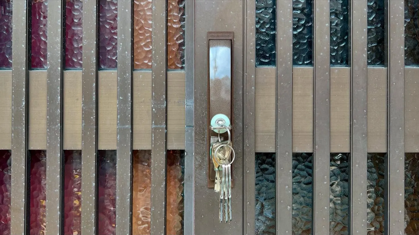 🔑 鍵の交換はただの作業ではなく、問題の本質を見極めることが...