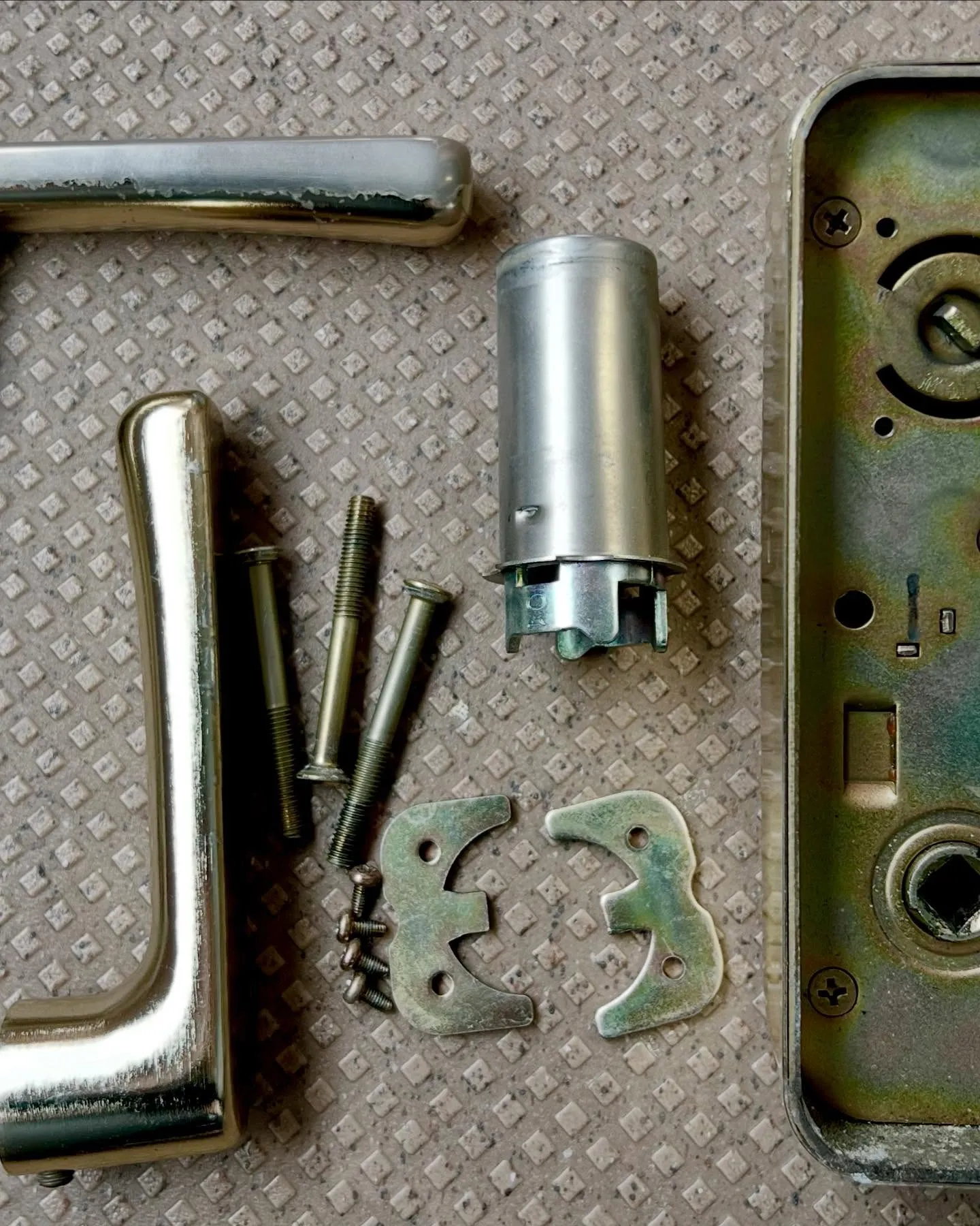 住所がない?!鍵交換現場で発生したまさかのトラブルとは?