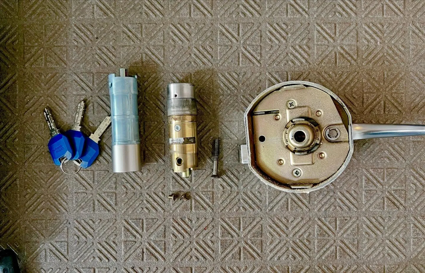 🔑 鍵の交換はただの作業じゃない、ベストな選択を導く仕事！