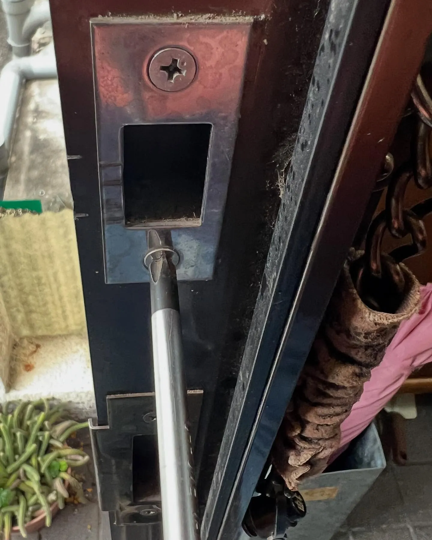 🛠️ 畑仕事を終えた途端に、鍵のトラブル連絡📞  