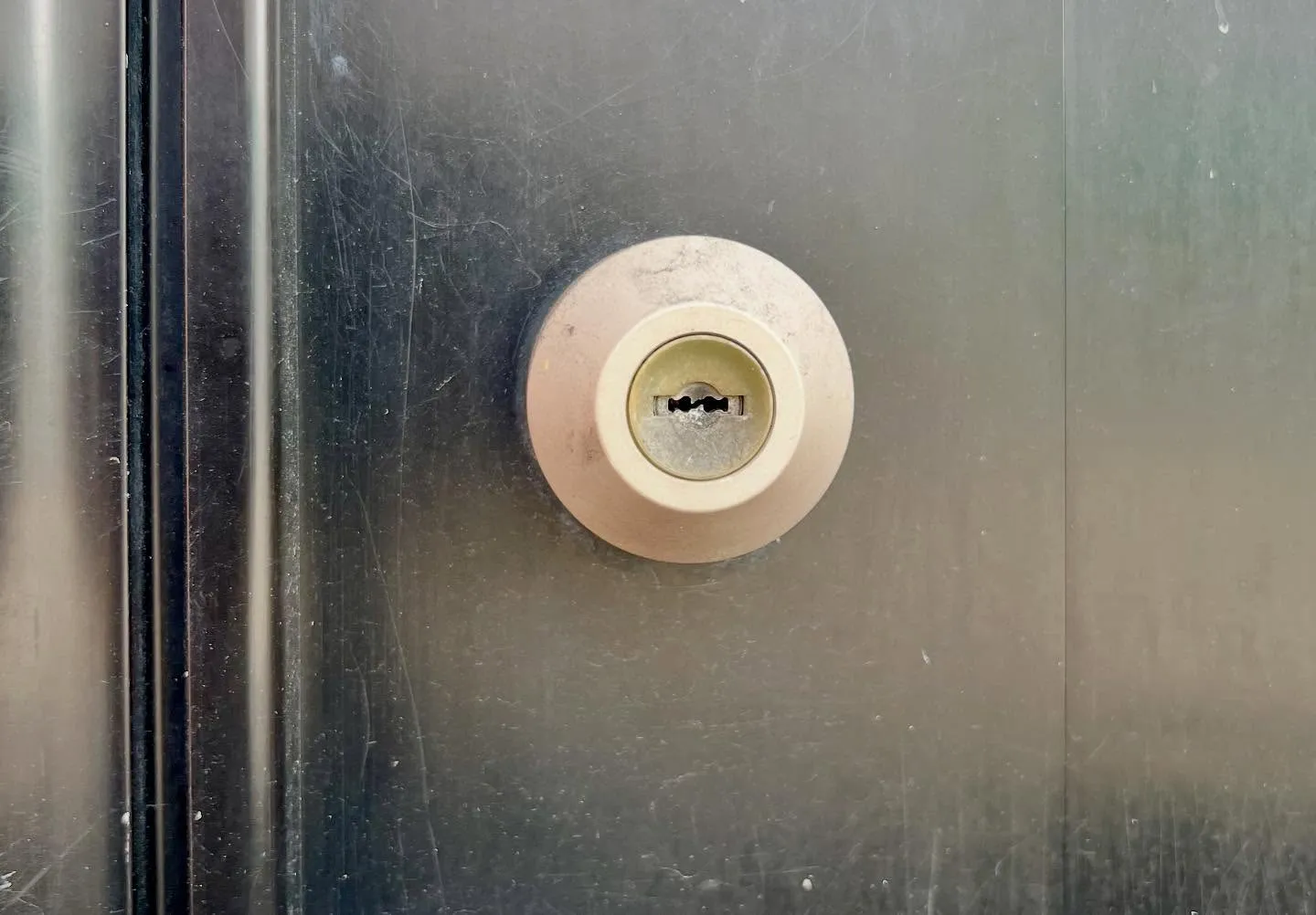 🔑 店舗入口の鍵交換完了!次は2階住居へ