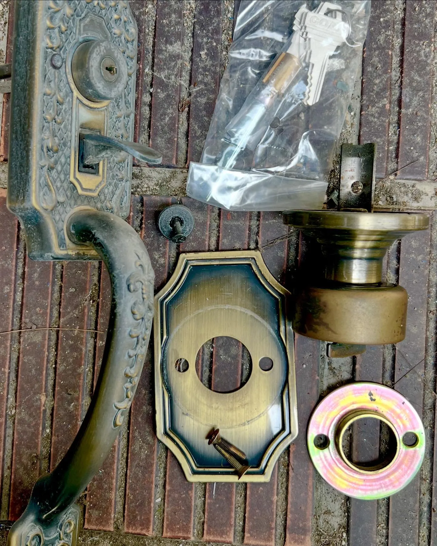 🔑【10年以上開かずの玄関扉、ついに解錠！】  