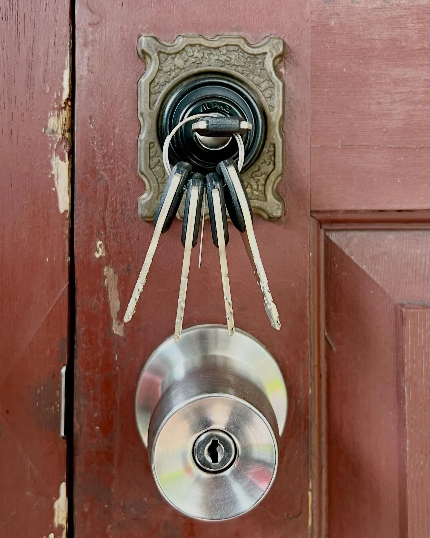 🔐【本日の業務:防犯性アップの鍵交換】🔐