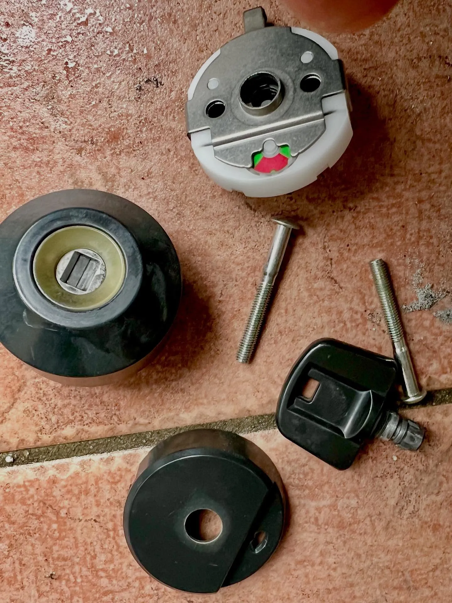 🔑 シリンダー不具合の原因は汚れ！交換不要で解決しました