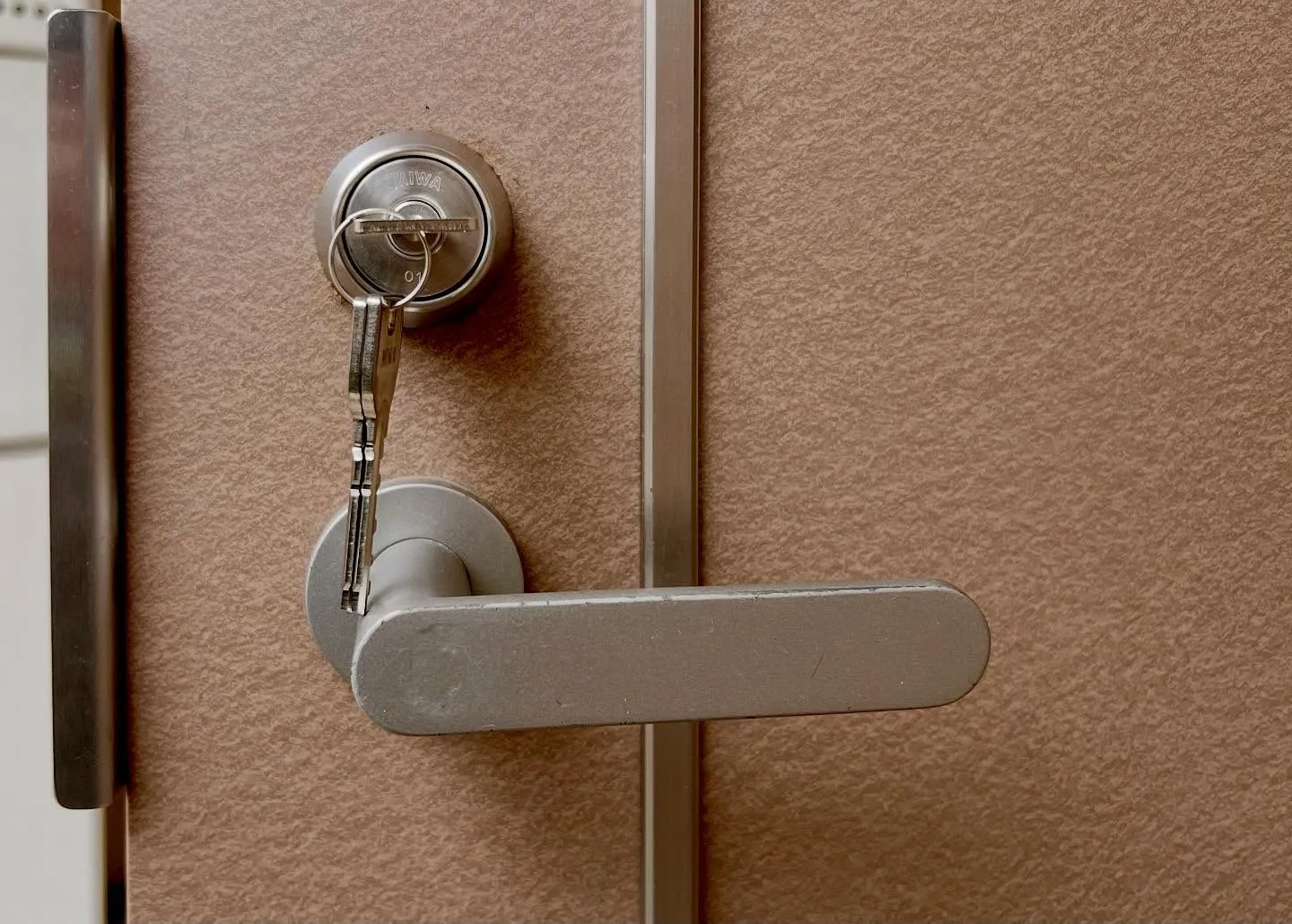 🔑 鍵紛失から1ヶ月…ついに決断！鍵交換で安心を確保🔑  