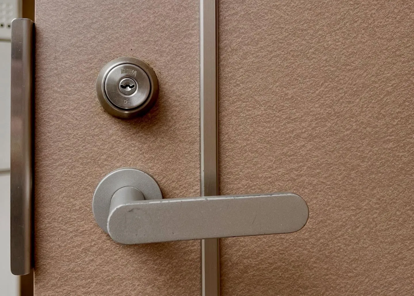 🔑 鍵紛失から1ヶ月…ついに決断！鍵交換で安心を確保🔑  