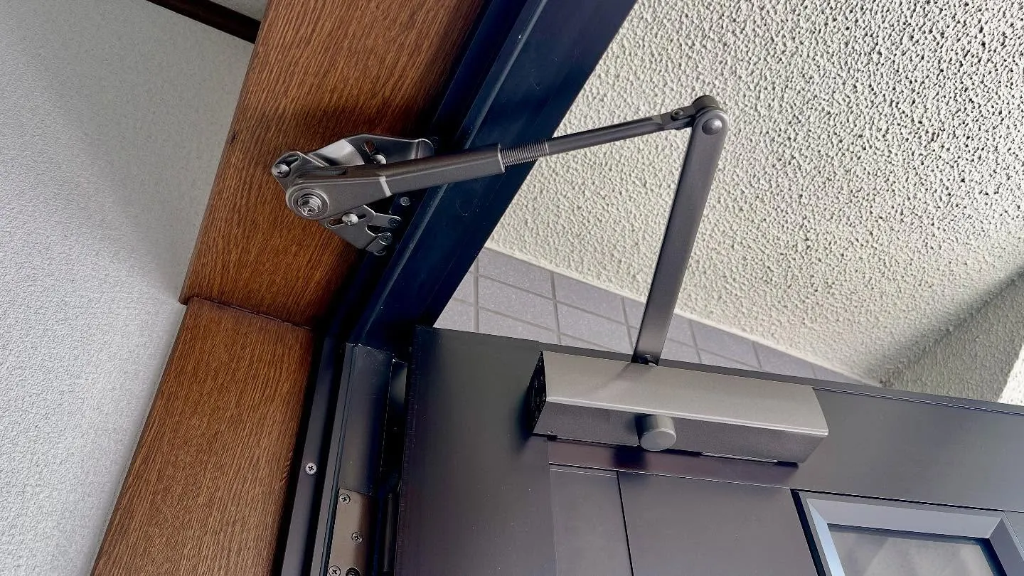 🛠️【28年モノのドアクローザー、ついに交換】🚪  