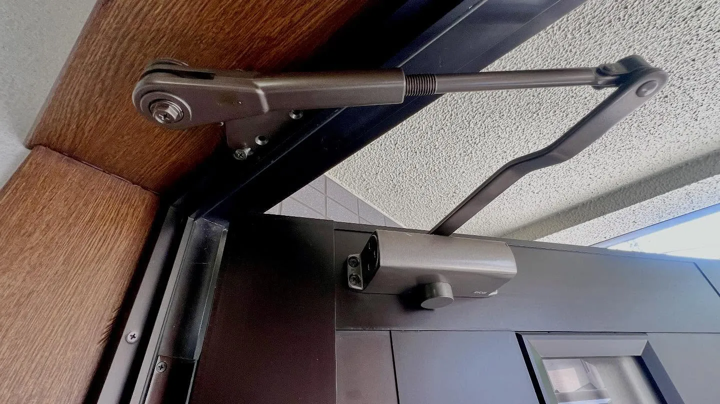 🛠️【28年モノのドアクローザー、ついに交換】🚪  