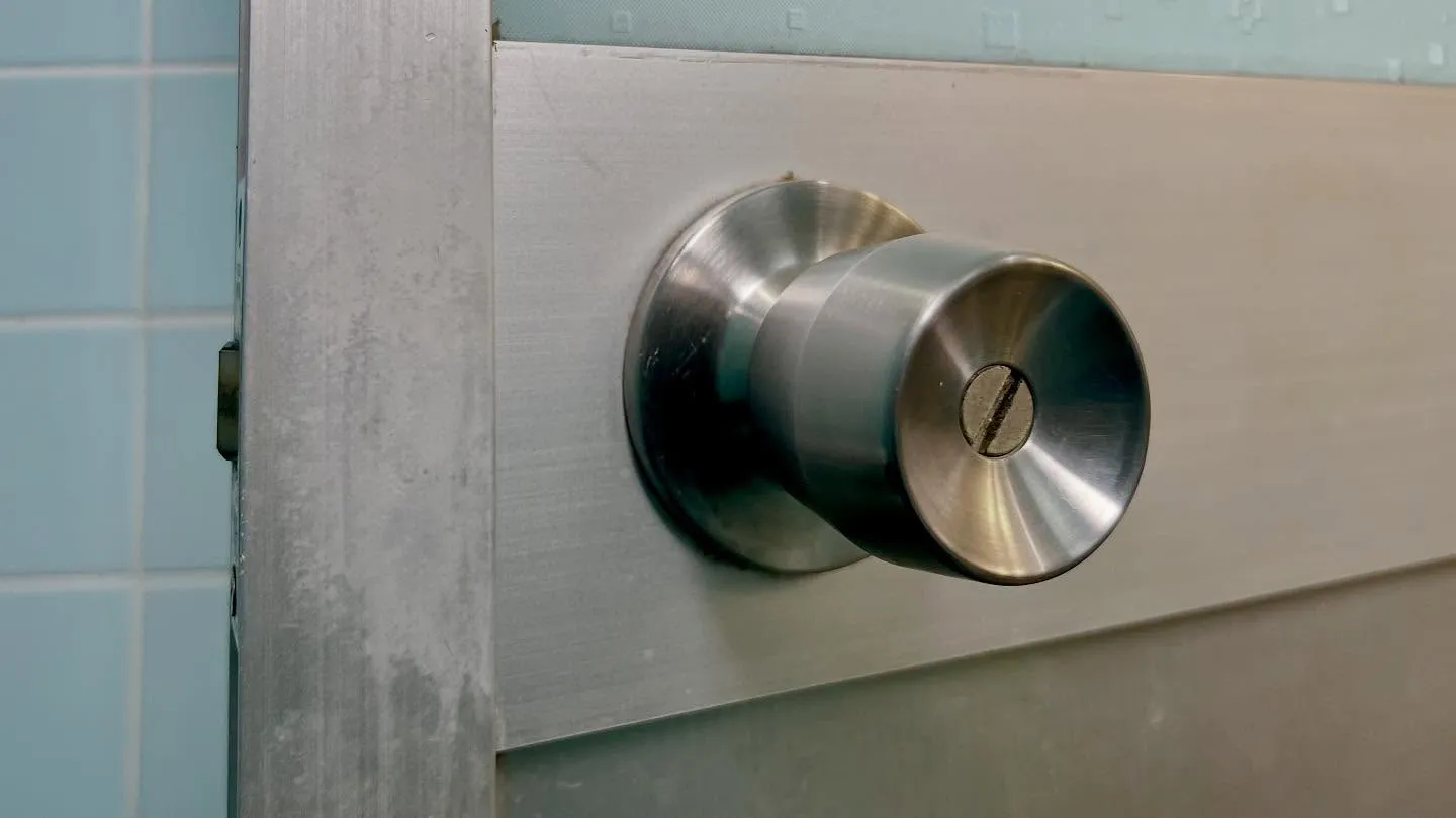 🔧【昨日2件目は、浴室のドアが閉まったら開かないかも…!? ...