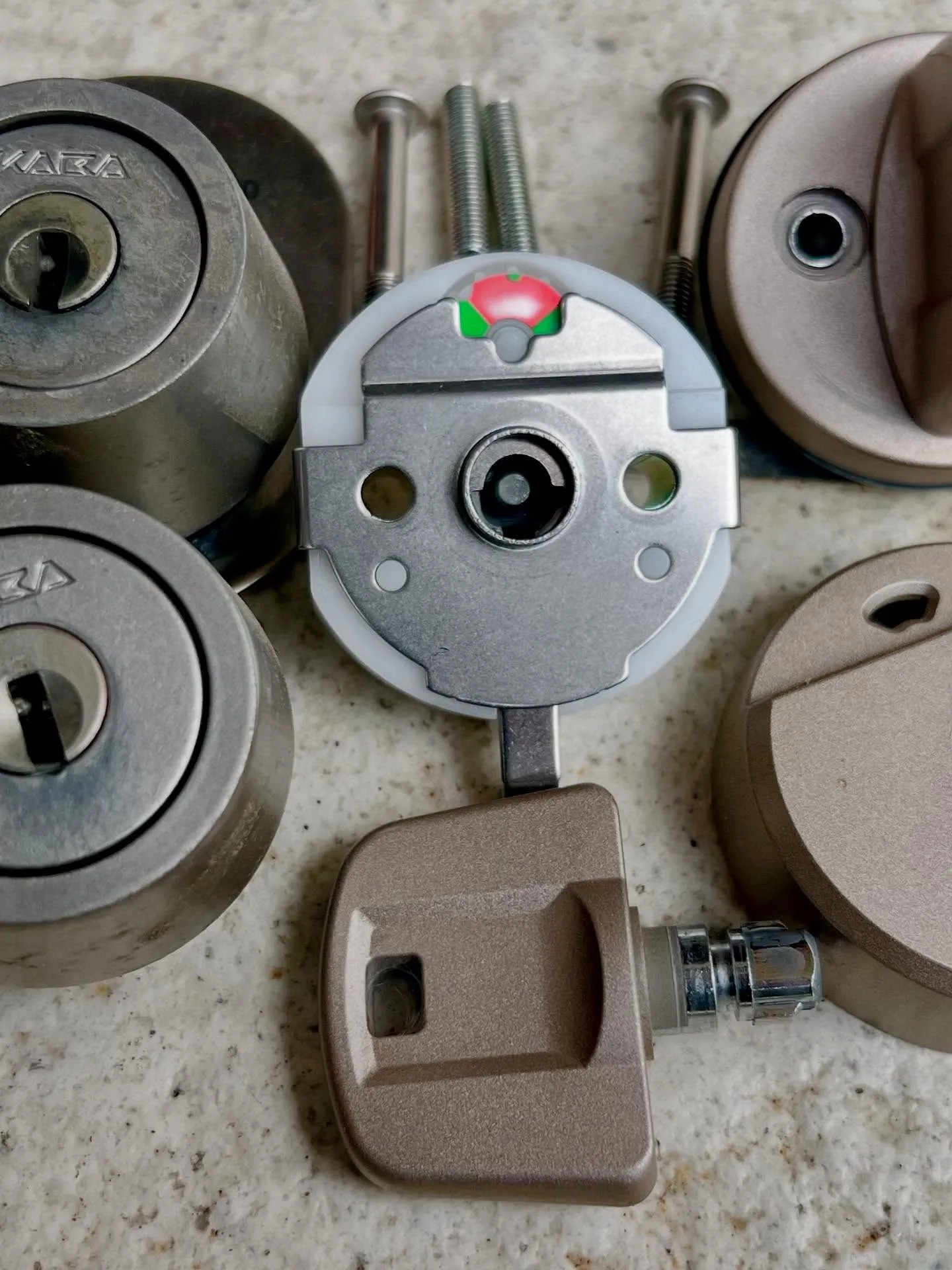 🔧【鍵が回らない…物置のシリンダー交換対応】