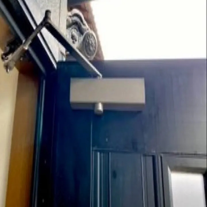 【日曜にご相談→月曜午前に即対応！25年選手のドアクローザー...