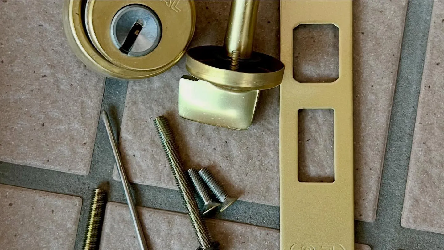 🔑【引越し直後の鍵交換、即日対応で安心をお届け】