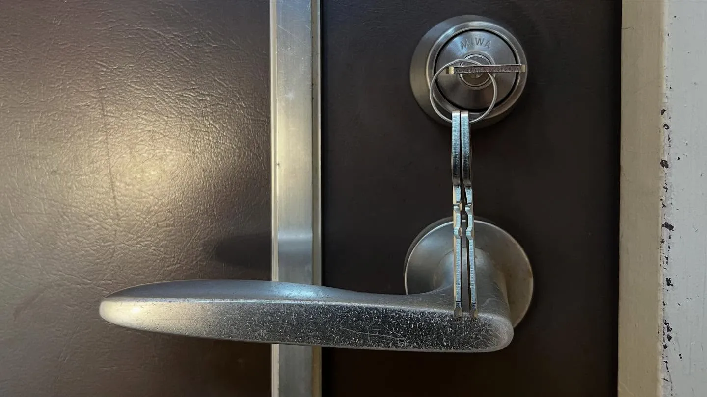 🔑【ハイツの鍵紛失→交換対応|おじいちゃんの安心を守る15分...