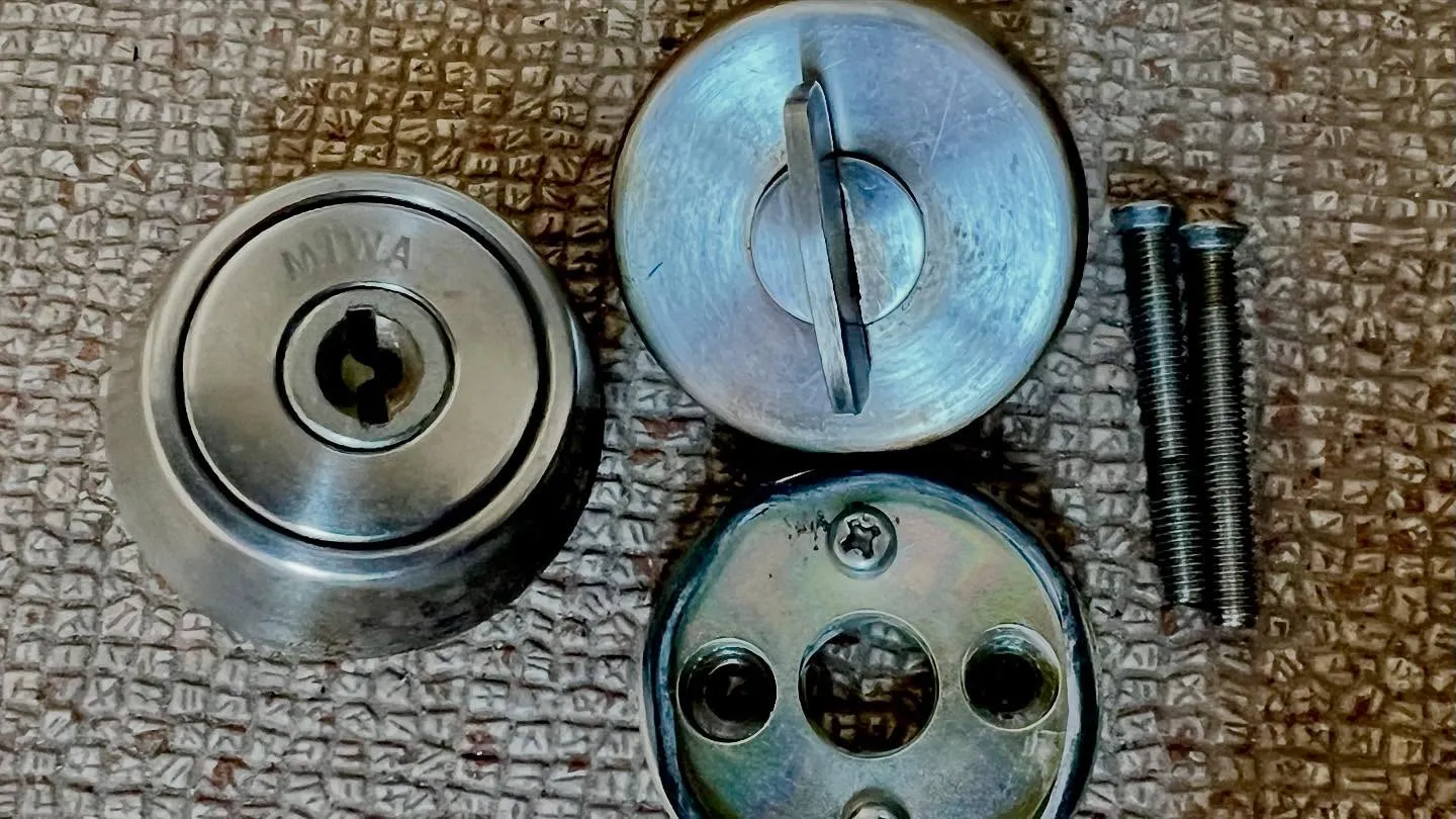 🔑【ハイツの鍵紛失→交換対応|おじいちゃんの安心を守る15分...