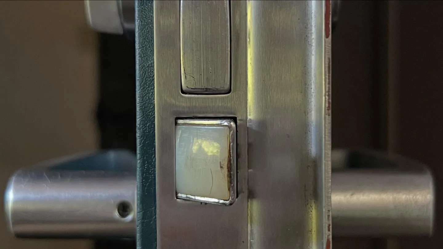 「マンションの共用部鍵が注文できるか現場調査へ|鍵番号が消え...