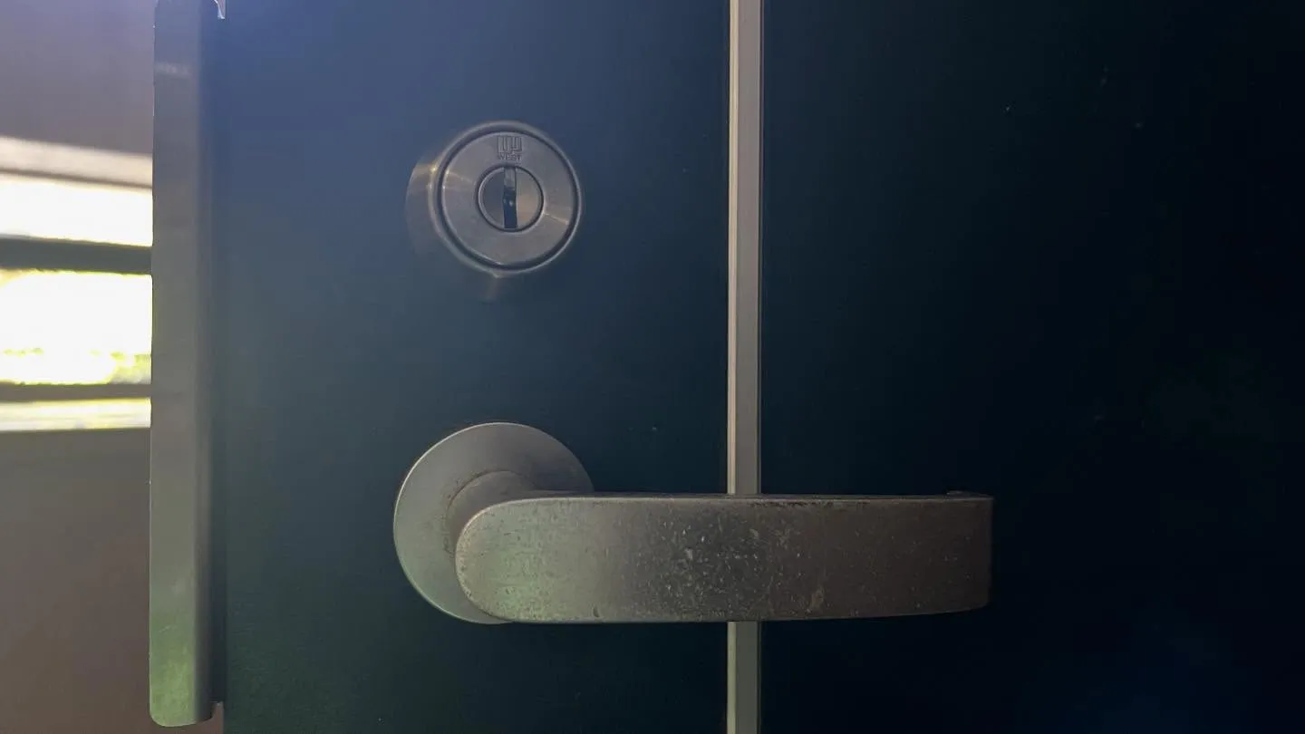 「マンションの共用部鍵が注文できるか現場調査へ|鍵番号が消え...