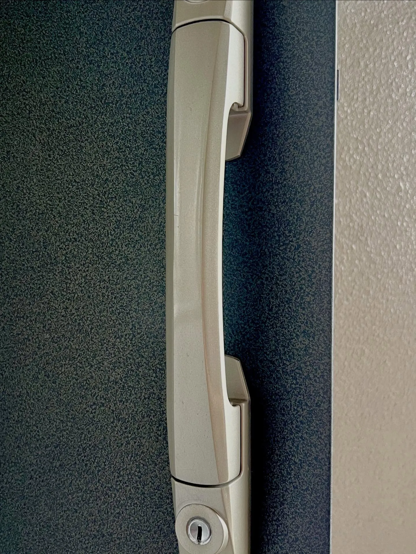 🔧【鍵の不具合、交換せずにメンテナンスで解決】