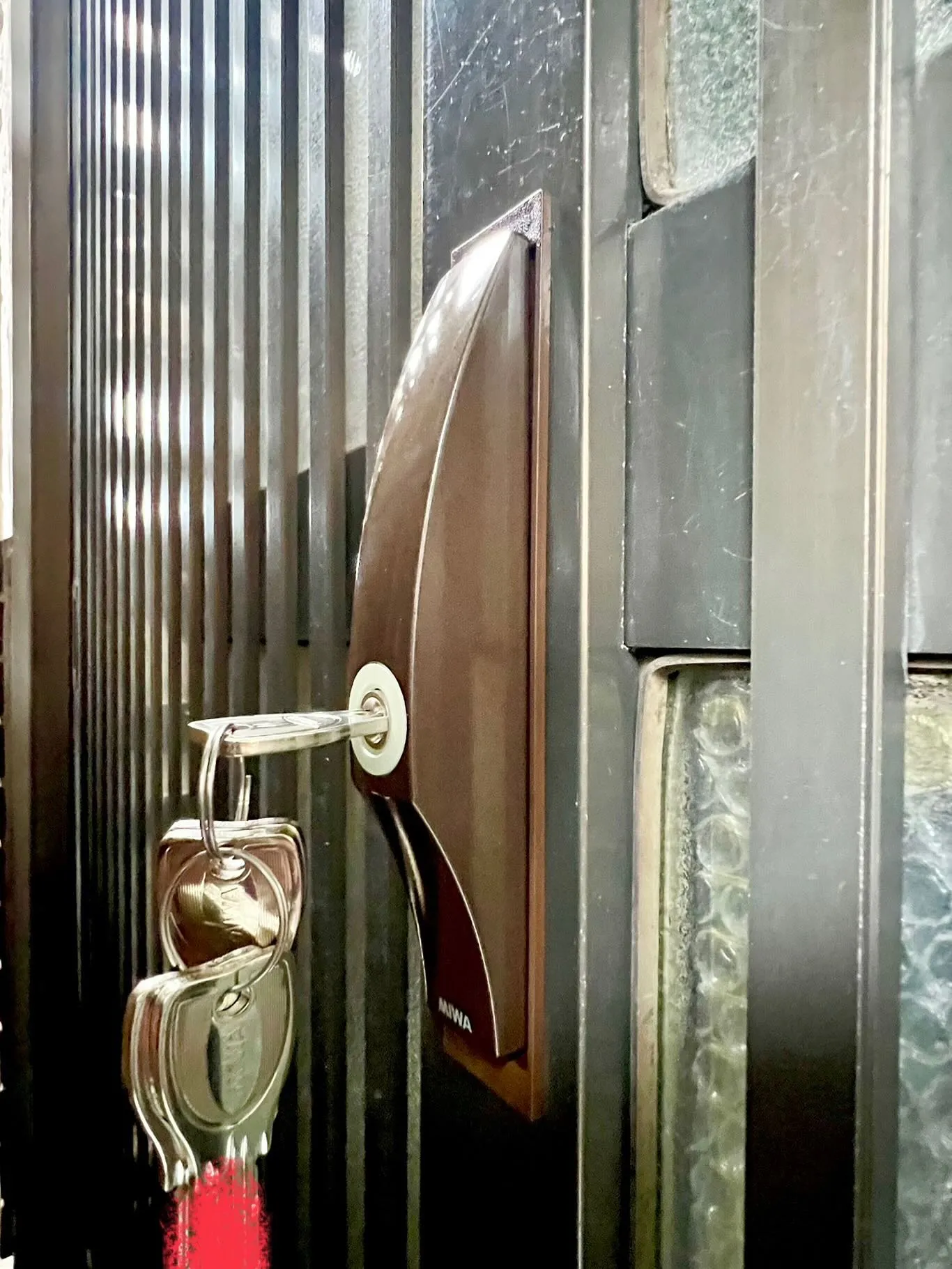 🔐廃盤錠前の不具合から、使いやすさと防犯性を両立した鍵交換へ...