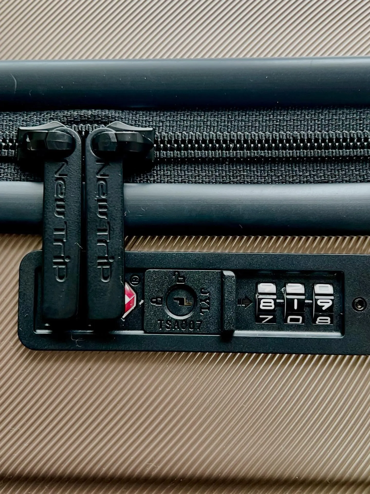 【スーツケースの番号が合わない…出発前の緊急対応】