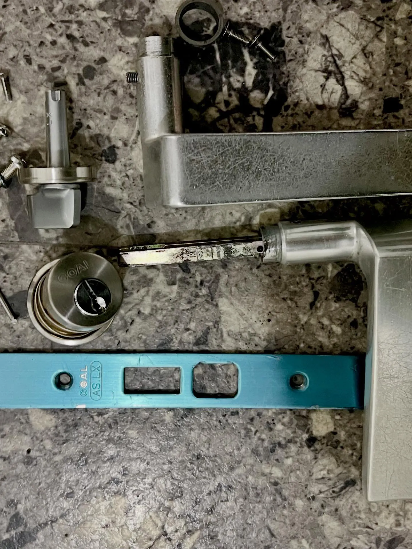 【朝一の現場は❓すぐ近くだったので鍵交換対応】