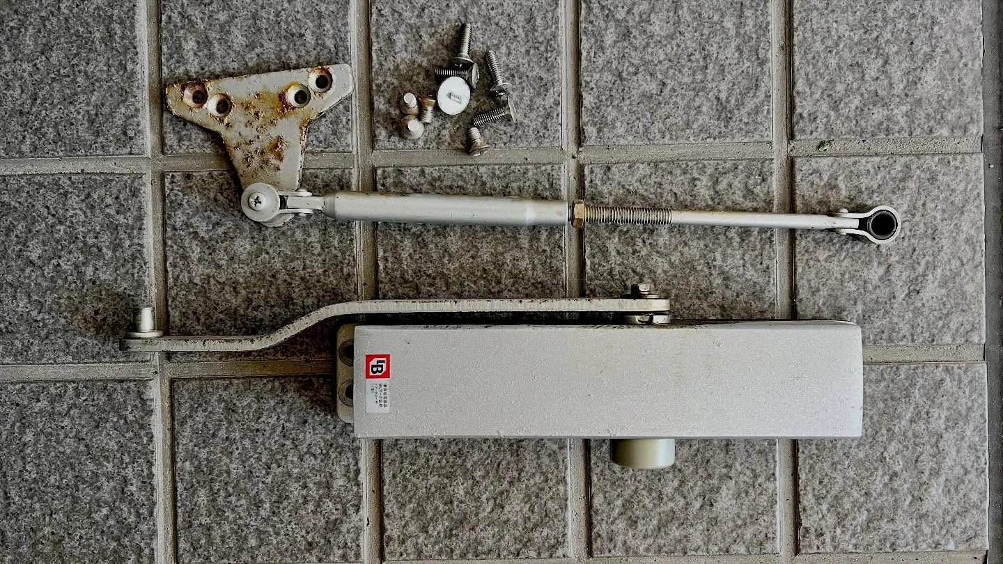 10月26日鍵穴にボンド注入されたお客様宅へ。