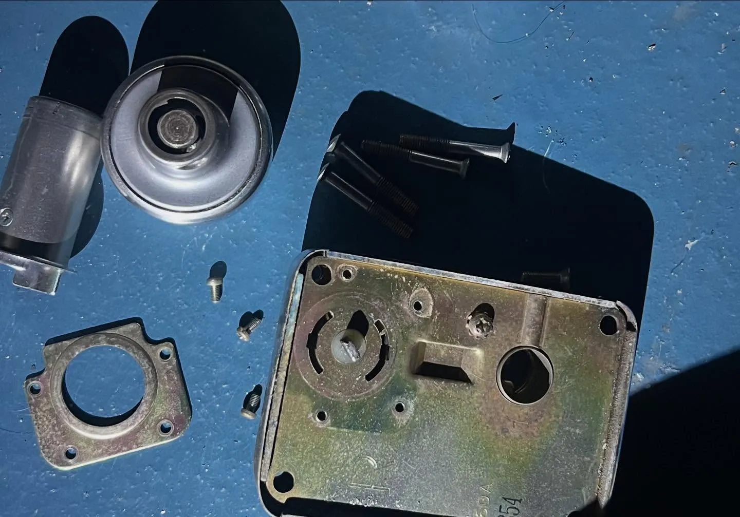 鍵紛失による夜間緊急開錠と交換対応