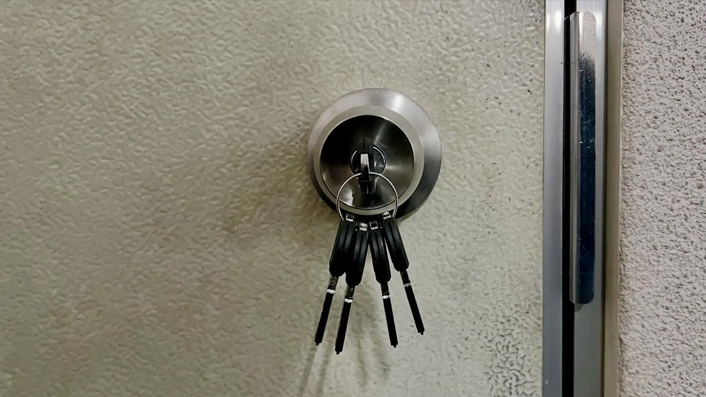 🔑【本日3件目、置き引き→至急鍵交換】