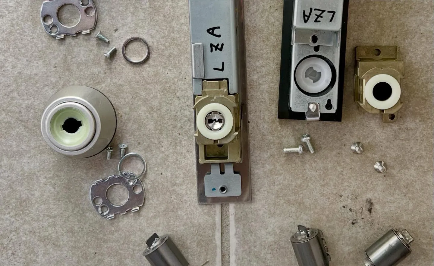 🔑【最新ドアでも、工夫でおトクに鍵交換】