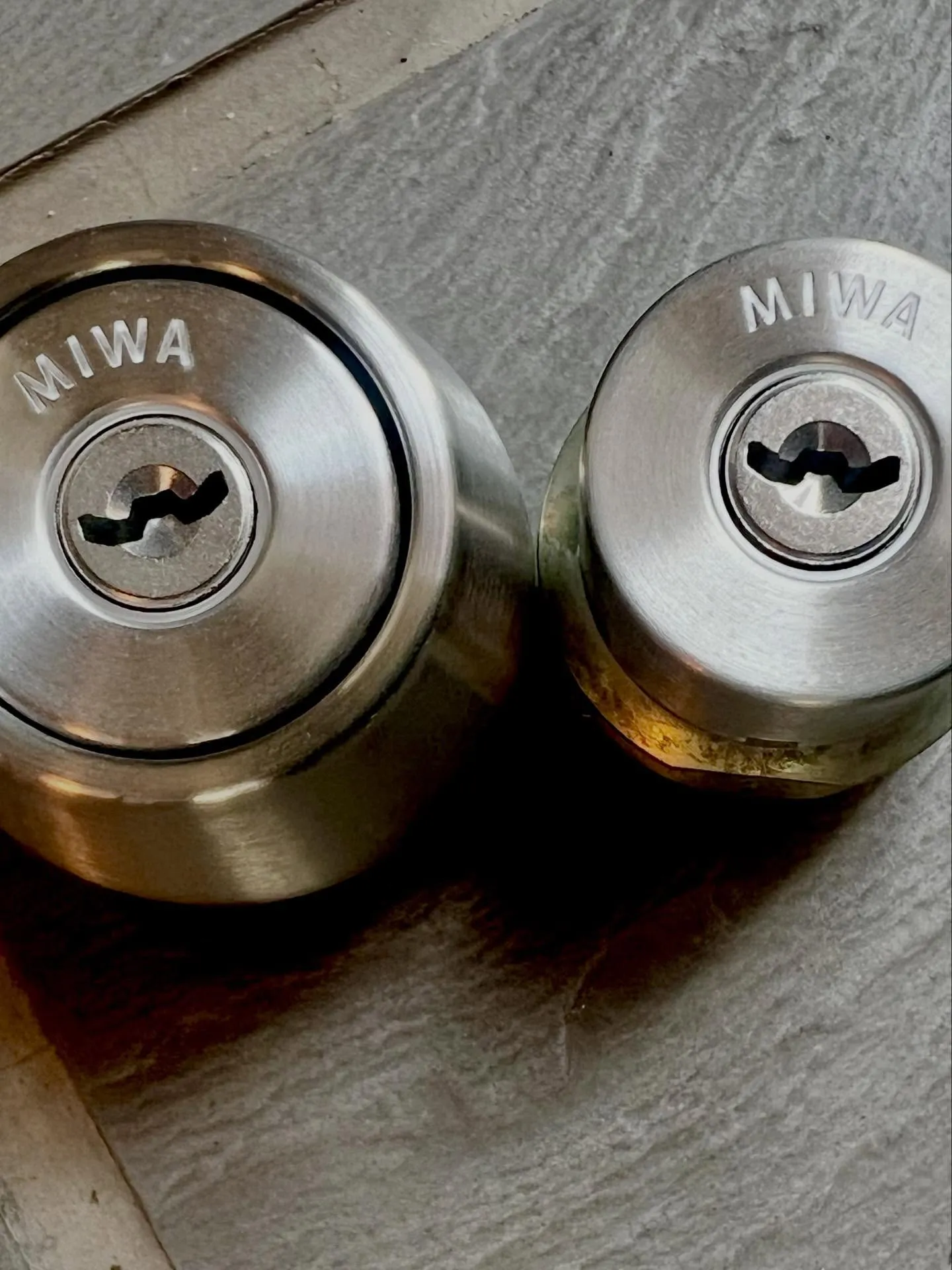 🔐【鍵が刺さらない…30年選手のシリンダー、ついに交換へ】