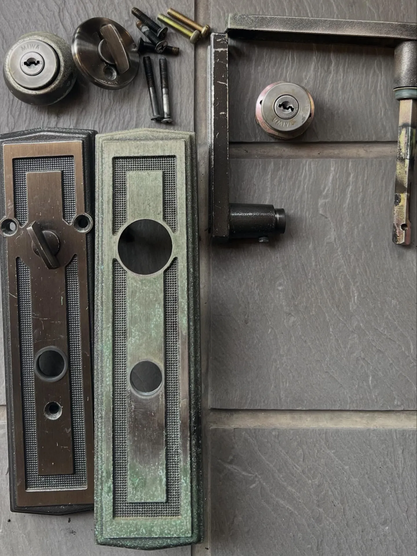 🔐【鍵が刺さらない…30年選手のシリンダー、ついに交換へ】