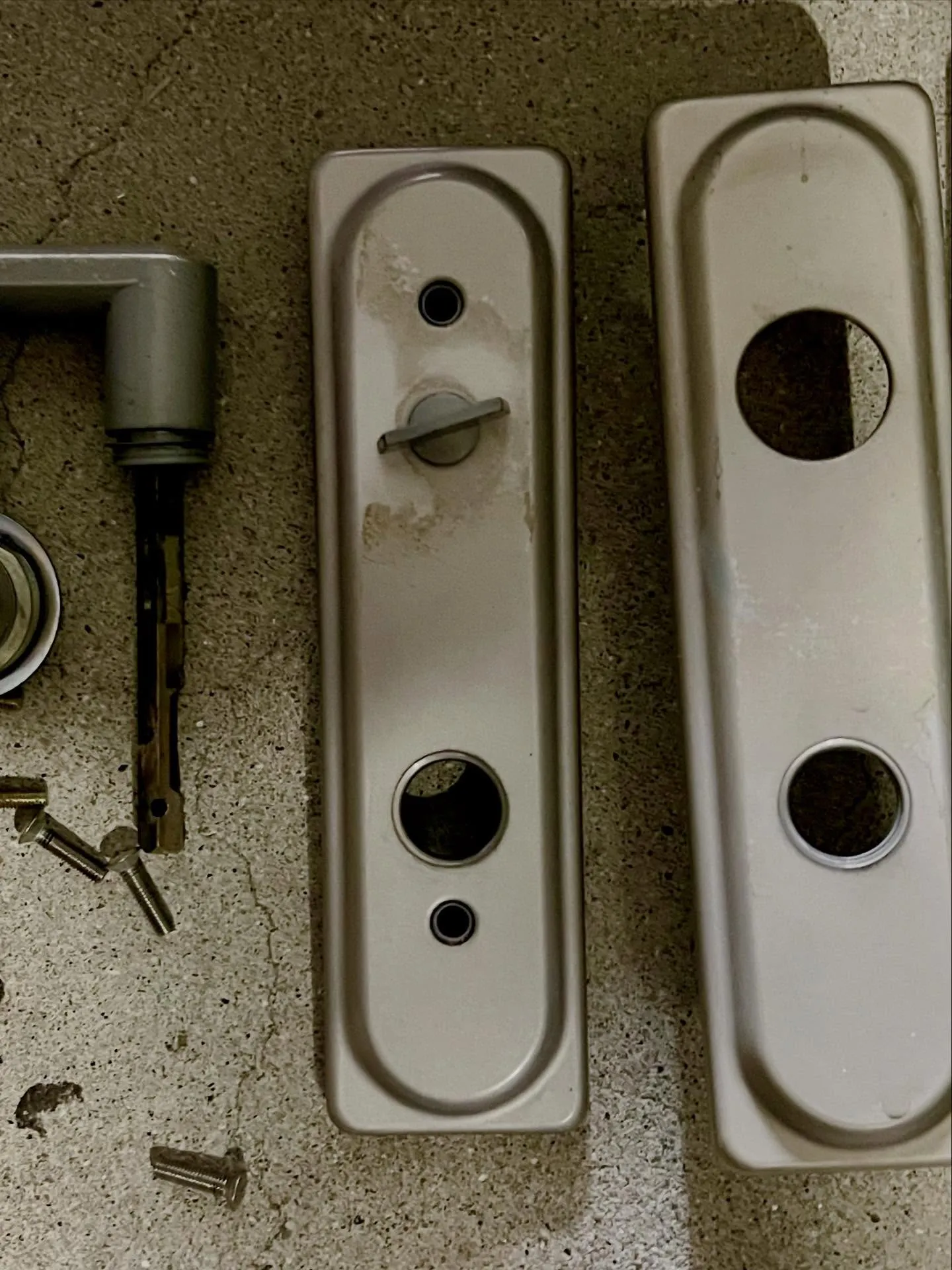 【中古住宅の鍵交換事例｜補助錠とディンプルキーのご提案】