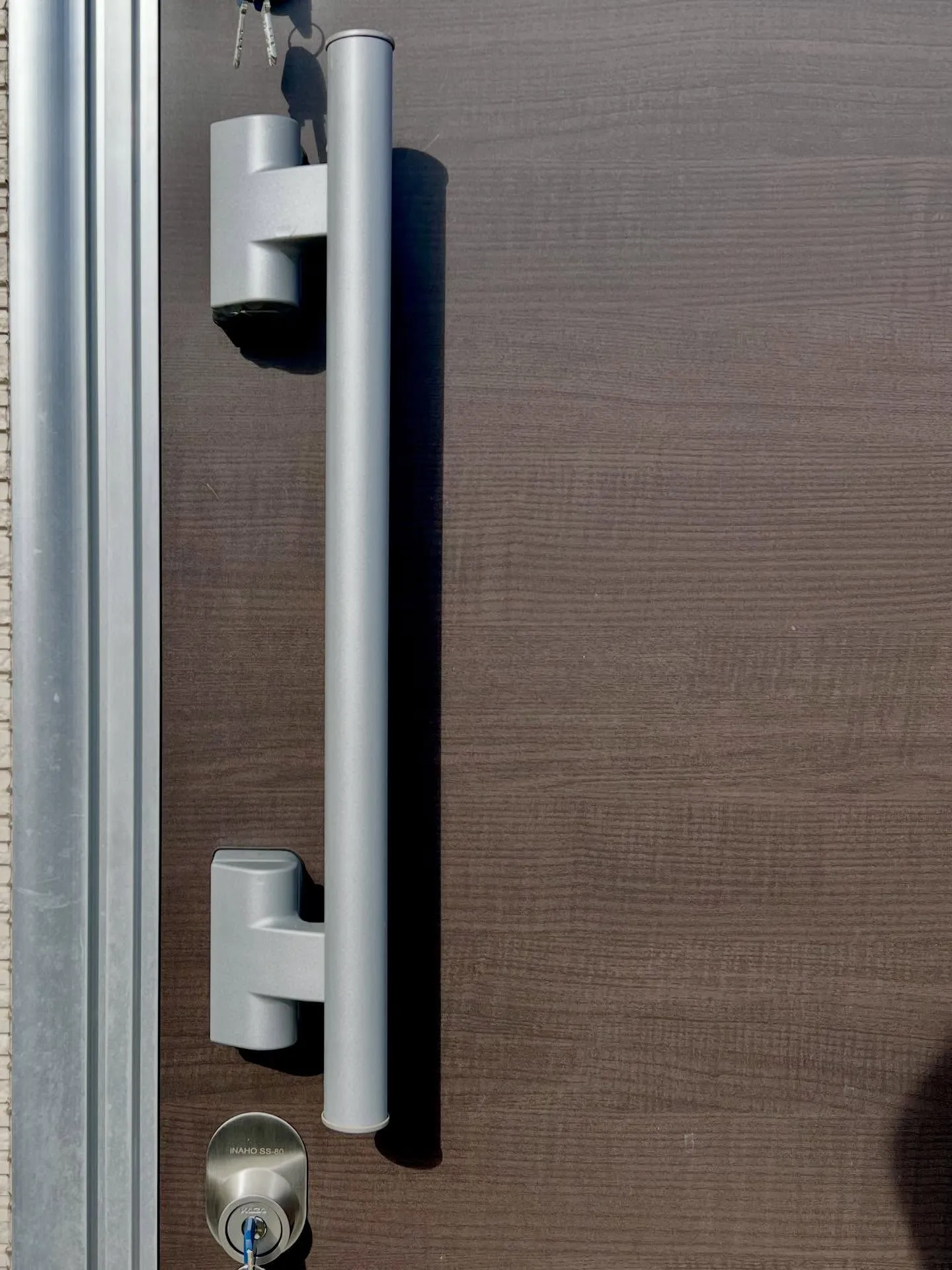 🔑【中古住宅の鍵交換とドア調整で、新生活を安心サポート】