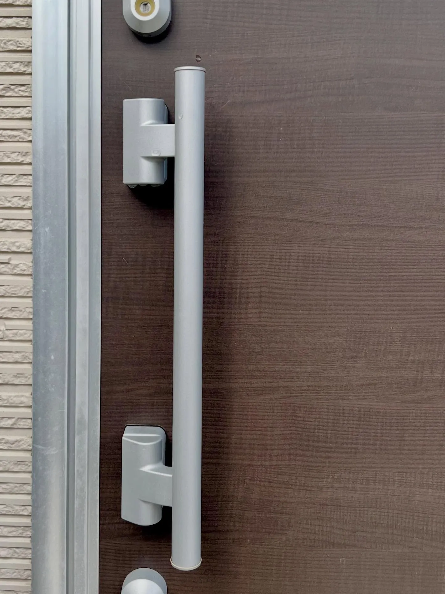 🔑【中古住宅の鍵交換とドア調整で、新生活を安心サポート】