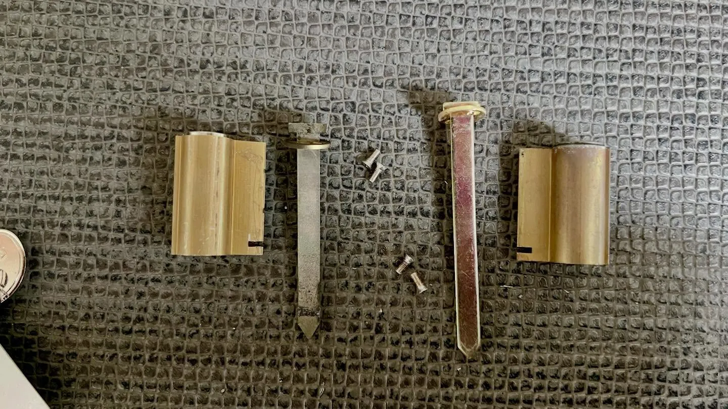 🔑【本日の施工事例｜SHOWA 7680KJシリンダー交換】