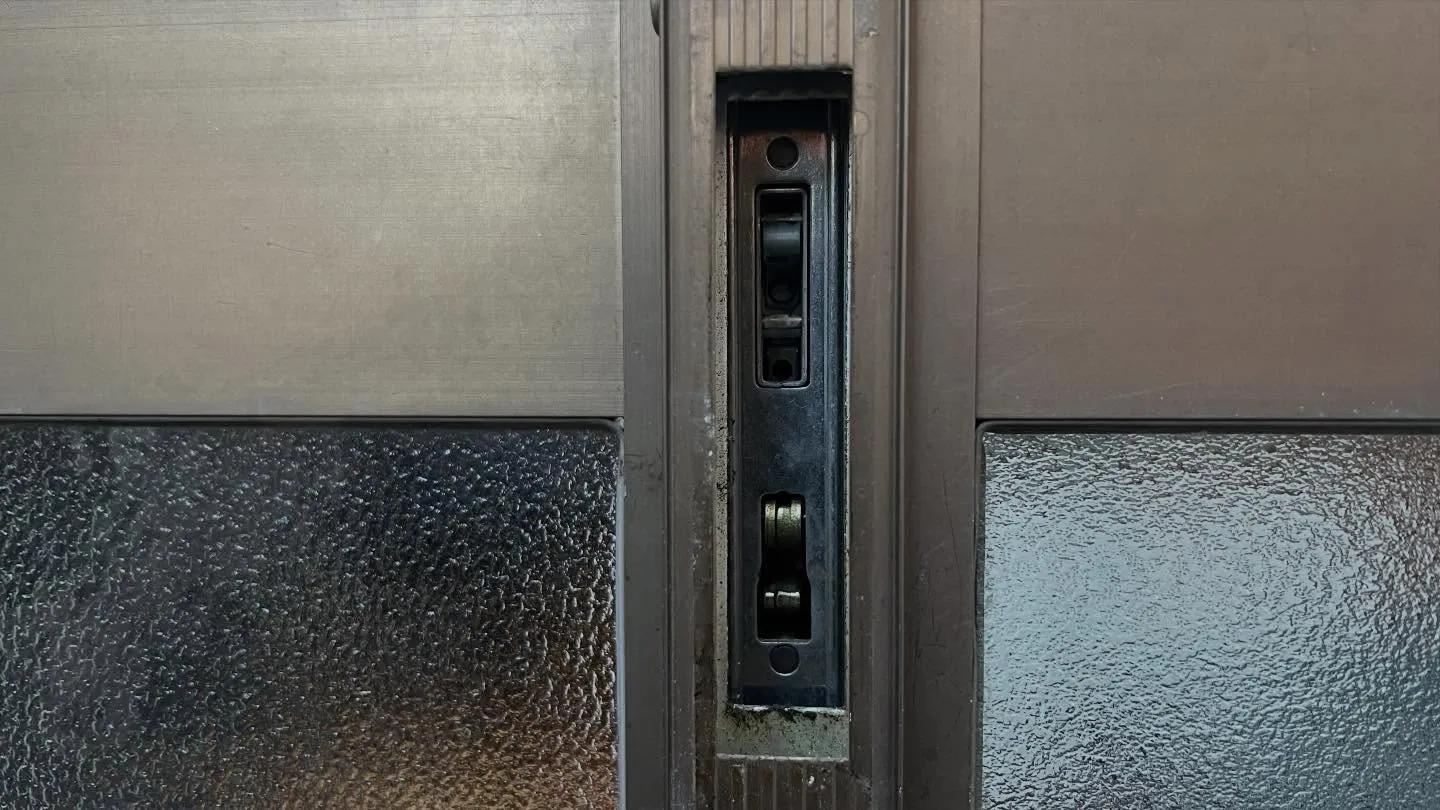 🔐【引戸の鍵が固くて開かない…交換せずに調整で解決】