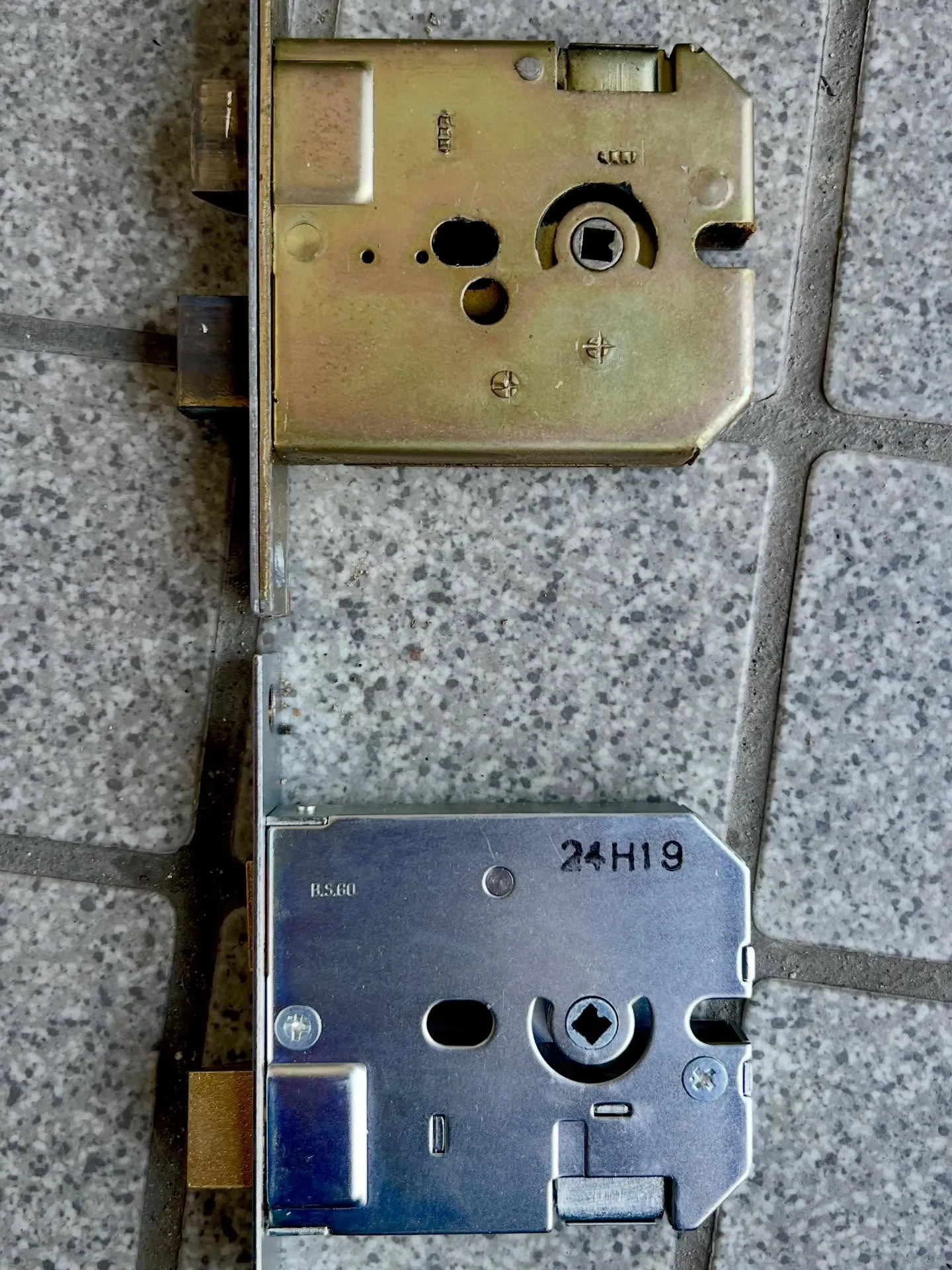 🔑【突然の玄関トラブルに即対応|40年使用されたケースロック...