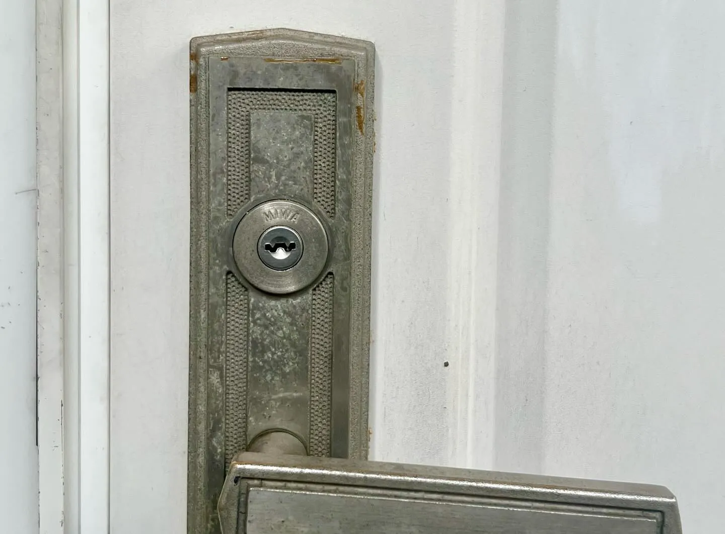 🔐【鍵が軽すぎる…それは故障のサインかもしれません】