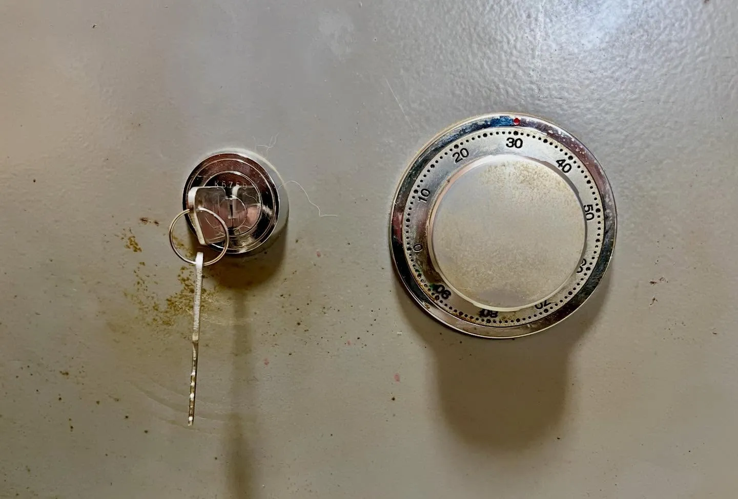 🔐【金庫のダイヤル番号は変えられる?実は…】