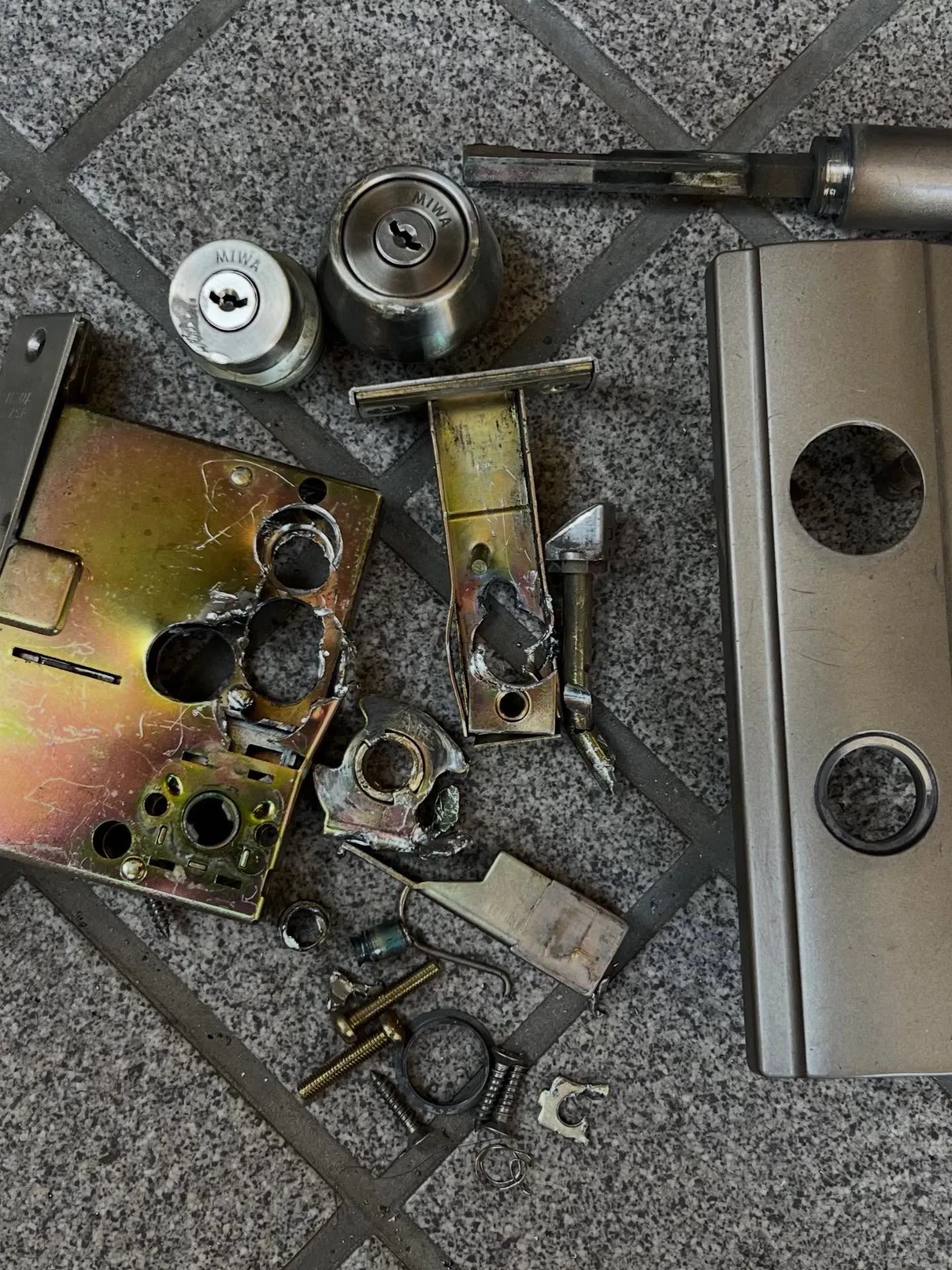 【鍵が開かず、家から出られない…そんな朝の緊急対応】