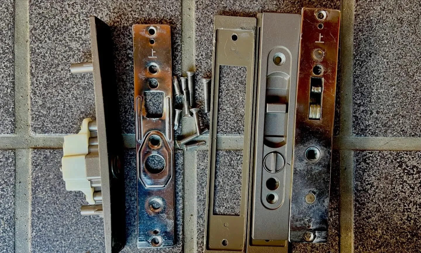 🔐【本日のご依頼、引戸の鍵がまったくかからない】